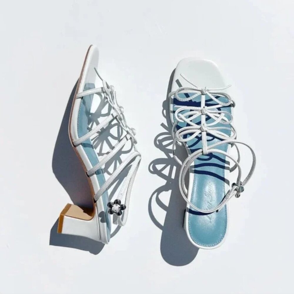 Lisa Says Gah Carrie Bow Sandal in Cloud/Sky (White), Size 9 - Picture 2 of 7